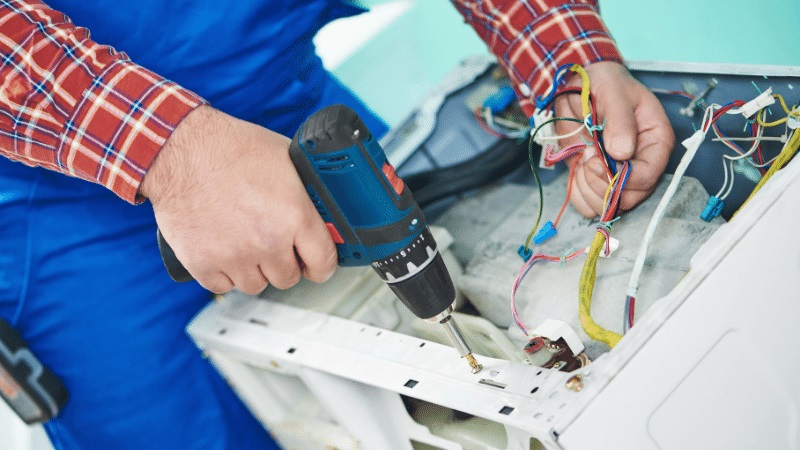 Güzelbahçe Siemens Siemens çamaşır makinesi kart tamiri – Su almama arızası orijinal parça ile giderildi. - Teknik servis örneği
